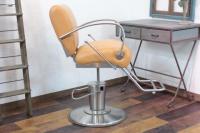 【SOLD OUT】　理容　美容器具　中古　タカラベルモント製　シャンプー椅子　『マッコウ　シャンプー』　(キャメルR)　2