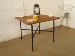 【SOLD OUT】　理容　美容室　店舗家具　『ラワン材を仕様した古い鉄脚テーブル』