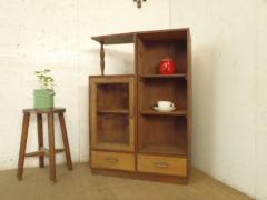 【SOLD OUT】　理容　美容室　店舗家具　『レトロで小振りな古い木製収納棚』