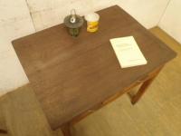 【SOLD OUT】　理容　美容室　店舗家具　『レトロな味わいの木製テーブル』