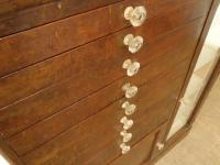 【SOLD OUT】　理容　美容室　店舗家具　『古いデンタルケビント　陳列棚』