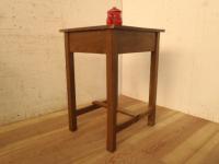 【SOLD OUT】　理容　美容室　店舗家具　『小振りな小振りな木製机』