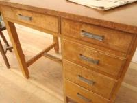 【SOLD OUT】　理容　美容室　店舗家具　『レトロな木製片袖机』