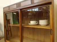 【SOLD OUT】　理容　美容室　店舗家具　『隠し収納付のレトロな木製収納チェスト』