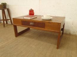 【SOLD OUT】　理容　美容室　店舗家具　『小振りサイズの古い木製文机』