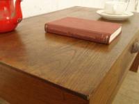 【SOLD OUT】　理容　美容室　店舗家具　『小振りサイズの古い木製文机』