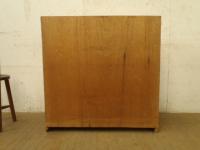 【SOLD OUT】　理容　美容室　店舗家具　『風合いあるレトロな木製飾り棚』