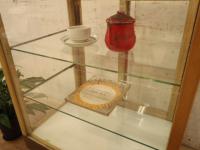 【SOLD OUT】　理容　美容室　店舗家具　『小振りな木枠ガラスケース』