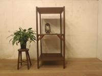 【SOLD OUT】　理容　美容室　店舗家具　『渋い味わいのレトロで古い大きな木製陳列棚』
