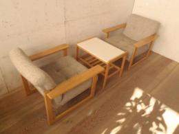 【SOLD OUT】　理容　美容室　店舗家具　『カリモク製の木製フレームチェアとテーブル』