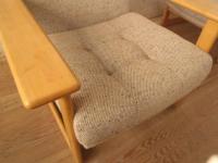 【SOLD OUT】　理容　美容室　店舗家具　『カリモク製の木製フレームチェアとテーブル』
